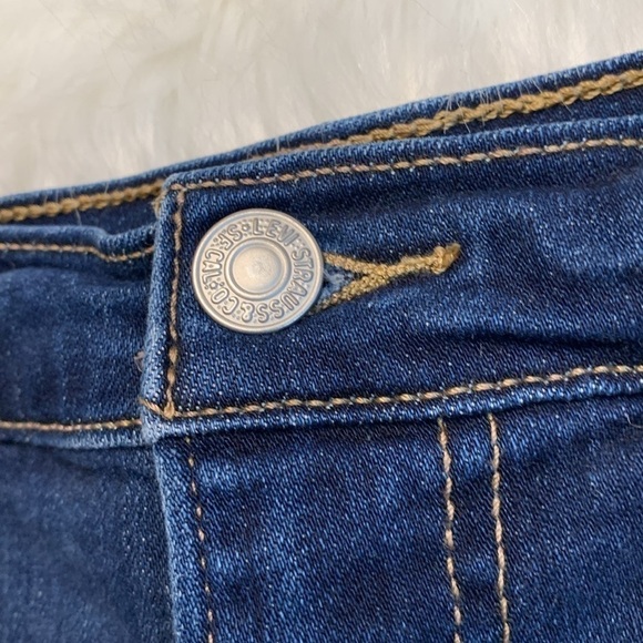 Levi’s High Rise Denim Shorts - Picture 2 of 6